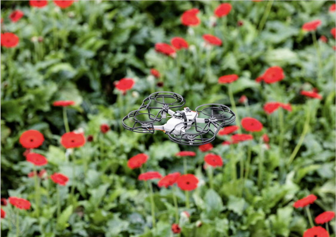 Drone beschermt het gewas in de kas